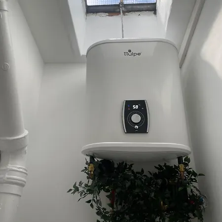 Perche Sur Les Toits, Avec Ascenseur, 16 Eme Quartier Calme Securise- Proche Quai Seine *