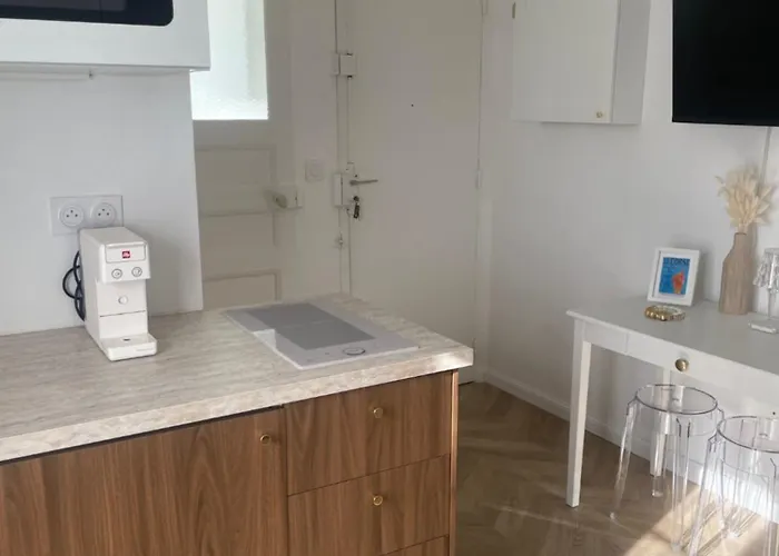 Perche Sur Les Toits, Avec Ascenseur, 16 Eme Quartier Calme Securise- Proche Quai Seine * باريس