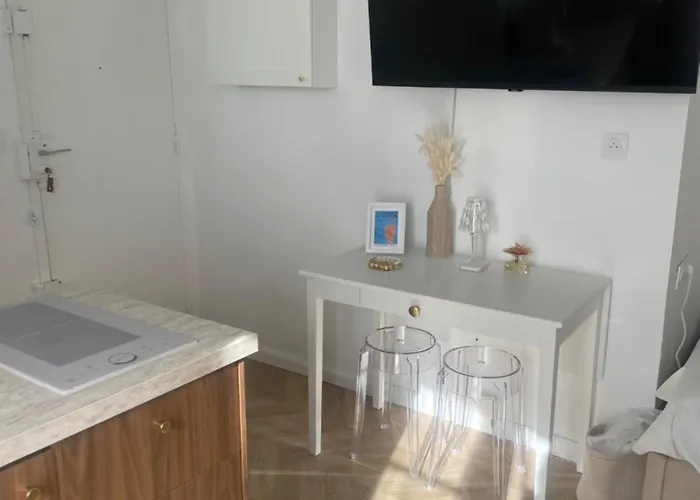 Perche Sur Les Toits, Avec Ascenseur, 16 Eme Quartier Calme Securise- Proche Quai Seine باريس