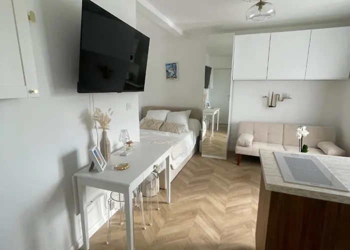 شقة Perche Sur Les Toits, Avec Ascenseur, 16 Eme Quartier Calme Securise- Proche Quai Seine