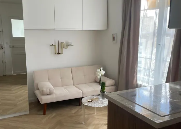 Perche Sur Les Toits, Avec Ascenseur, 16 Eme Quartier Calme Securise- Proche Quai Seine شقة *