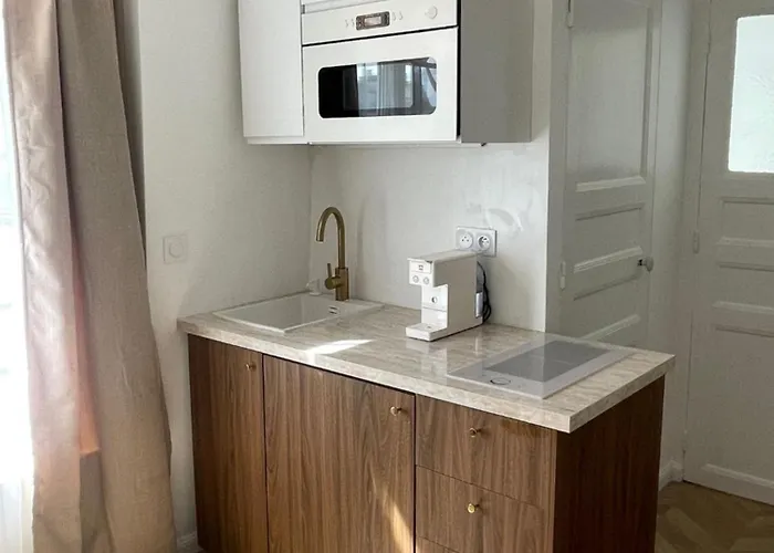 شقة Perche Sur Les Toits, Avec Ascenseur, 16 Eme Quartier Calme Securise- Proche Quai Seine باريس